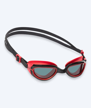 Watery Schwimmbrille für Kinder - Wade Active - Schwarz/Rot (Smoke Scheiben)