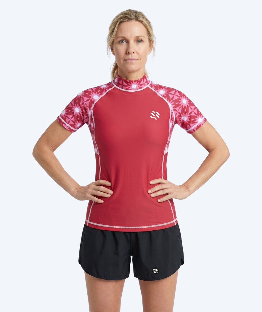 Watery UV Shirt für Damen - Aiko Kurzarm Rashguard - Rosa/Dunkelrot
