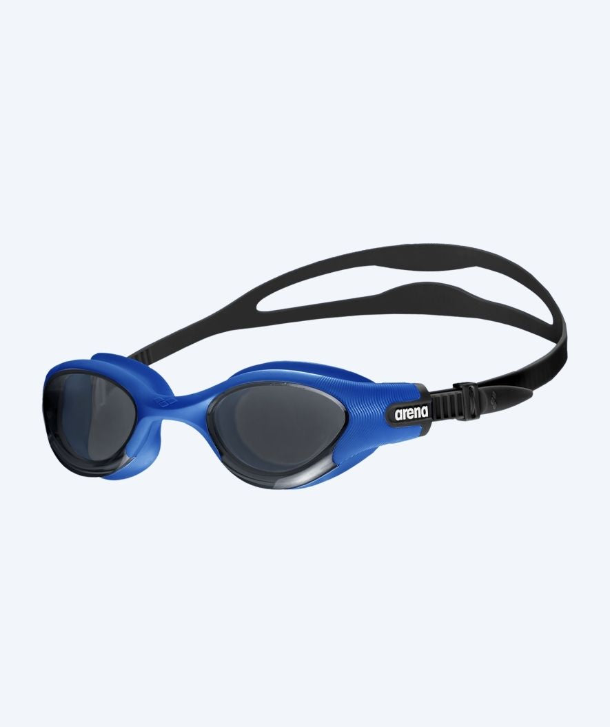 Arena Schwimmbrille für Freizeitschwimmer - The One Plus - Donkerblau/Schwarz (Smoke Scheiben)