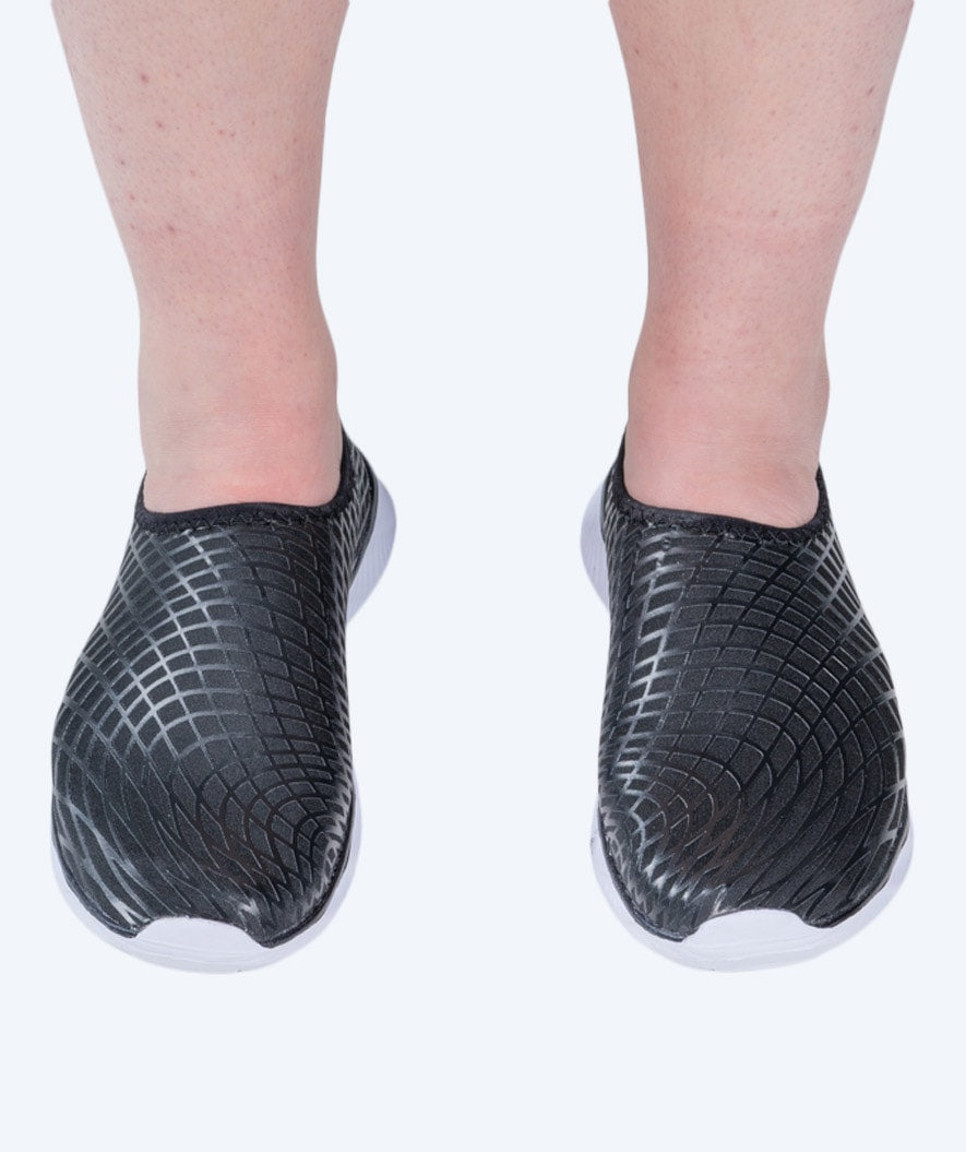 Watery Badeschuhe für Erwachsene - Kawaii - Schwarz