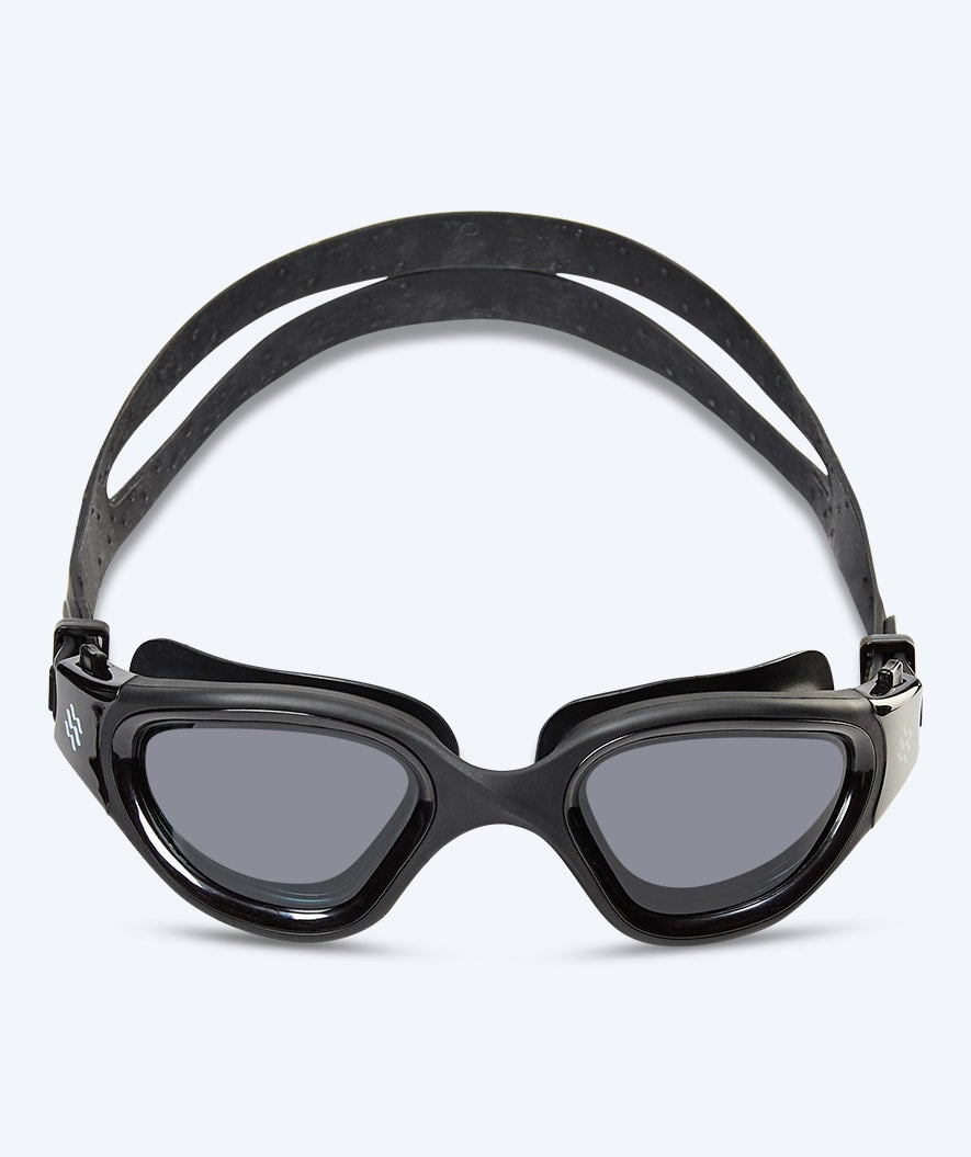 Watery kurzsichtige Schwimmbrille mit Sehstärke für Erwachsene - (-2.0) til (-6.0) - Raven Active - Schwarz (Smoke Scheiben)