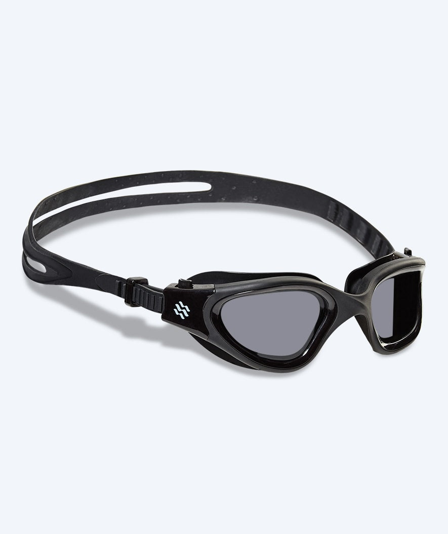 Watery kurzsichtige Schwimmbrille mit Sehstärke für Erwachsene - (-2.0) til (-6.0) - Raven Active - Schwarz (Smoke Scheiben)