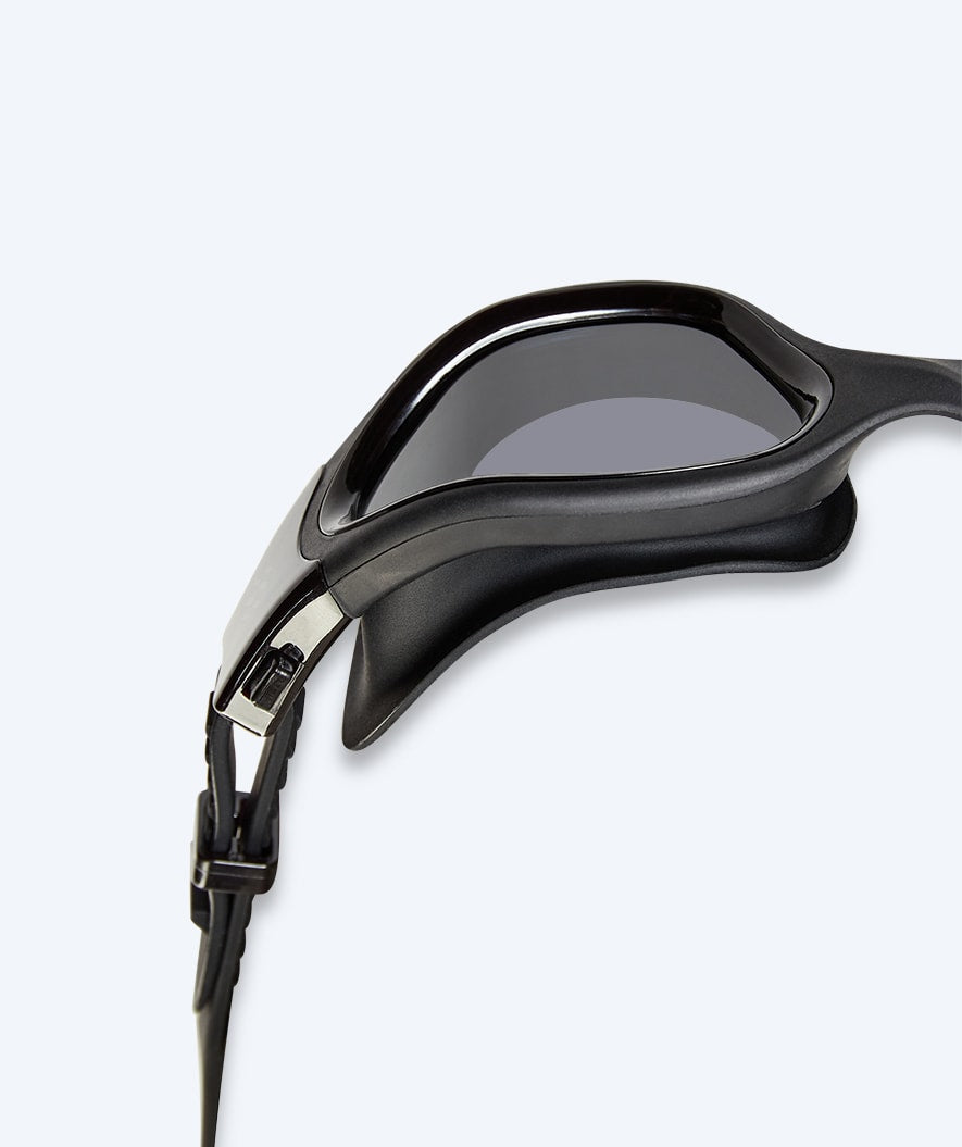 Watery kurzsichtige Schwimmbrille mit Sehstärke für Erwachsene - (-2.0) til (-6.0) - Raven Active - Schwarz (Smoke Scheiben)