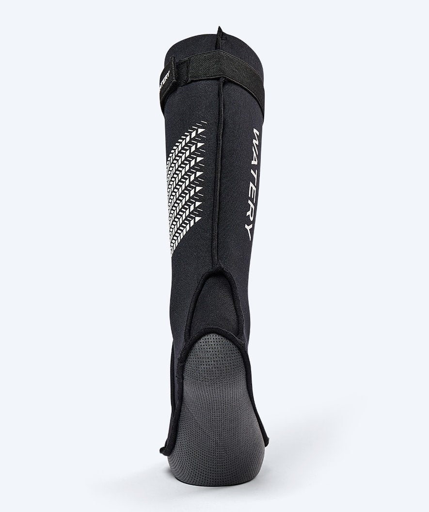 Watery Neopren Socken für das Freiwasserschwimmen - Calder Pro (2mm) - Schwarz